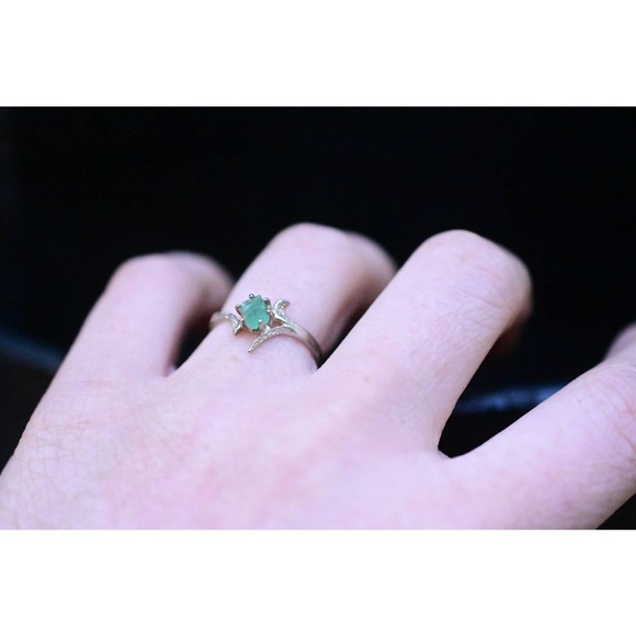 raw crystal ring, art deco engagement ring, raw stone rings, uncut emera… - Picture 4 of 5